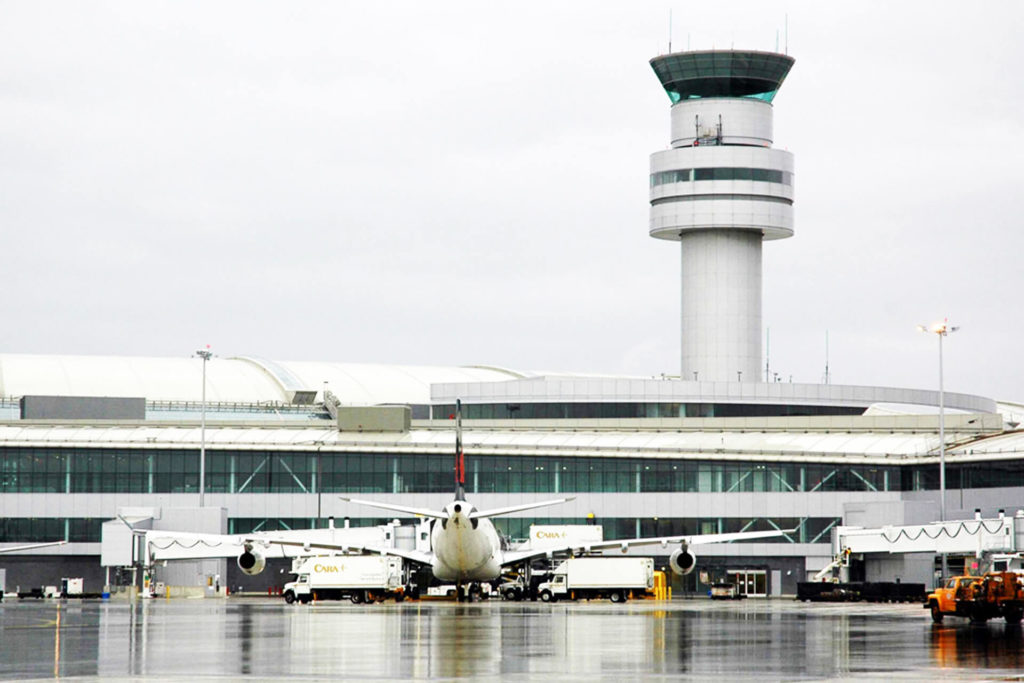Toronto_Pearson_International_Airport_Terminal_1